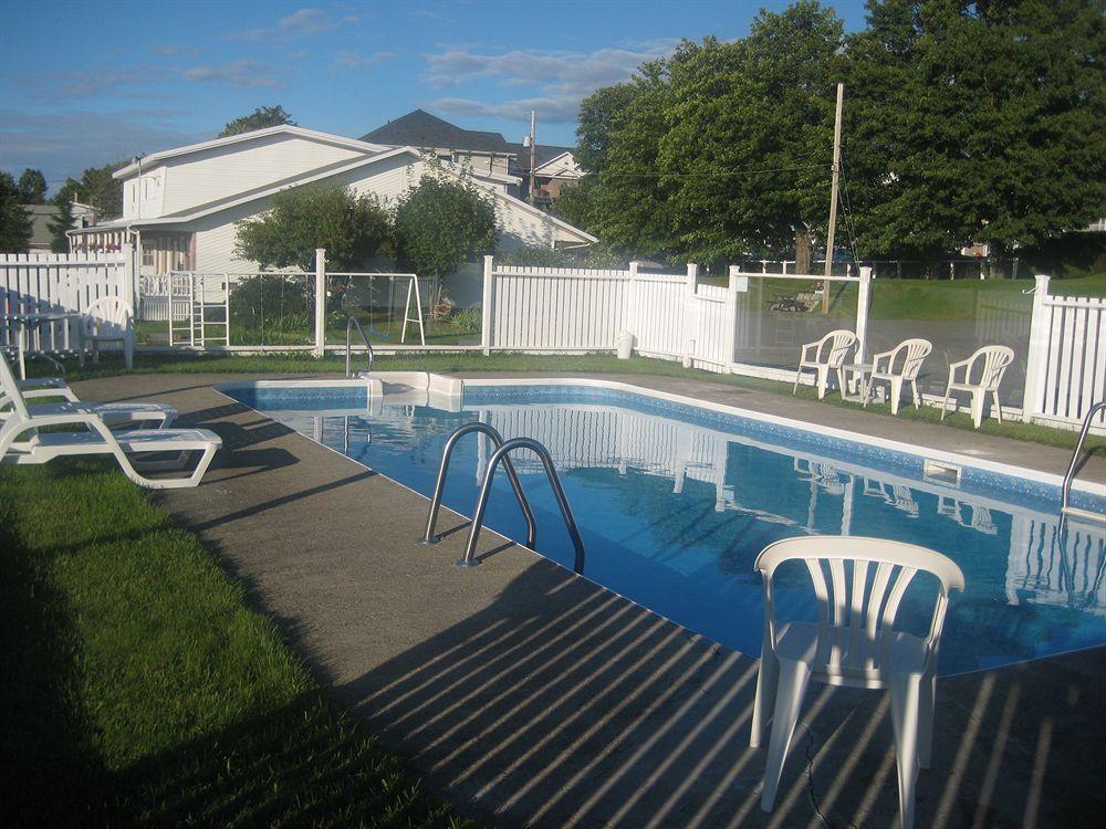 Motel Au Vieux Piloteux Riviere-du-Loup Exterior photo